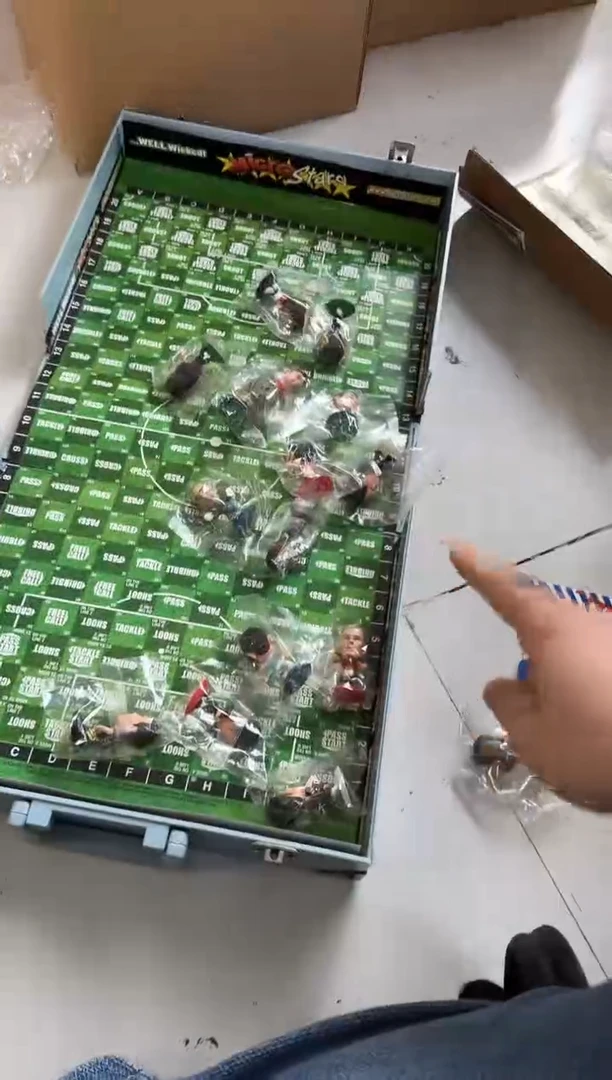 足球带箱带球员有机会隐藏