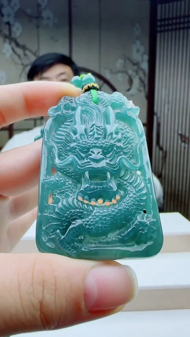 颈饰未镶嵌翡翠多样性发其一