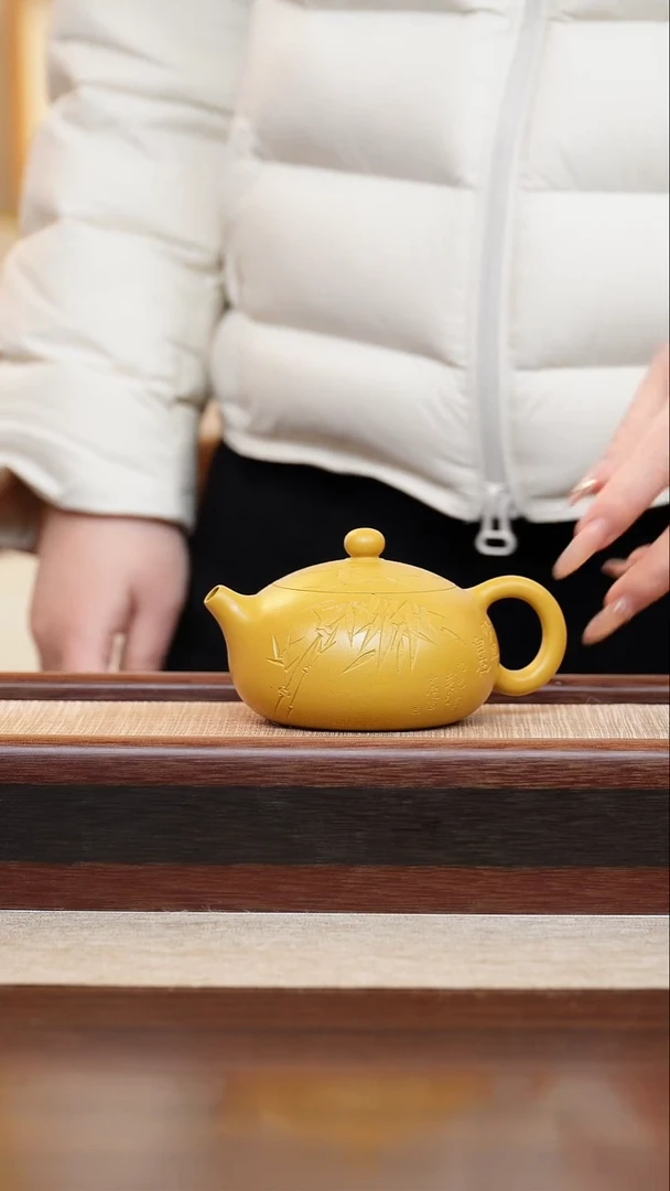 黄金朱泥刻绘扁西施200cc宜兴手工紫砂壶