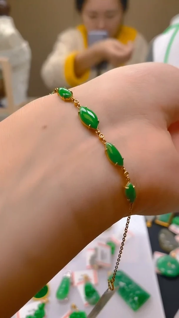 【闪购商品】翡翠颈饰18K金镶嵌新号开播，全场乱卖