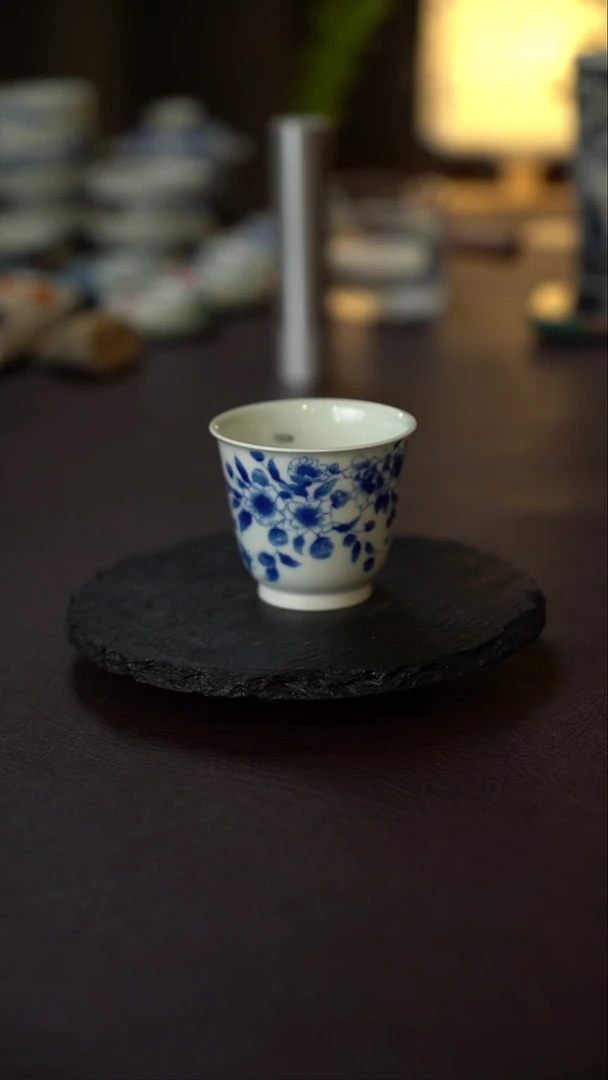 景德镇全手工手绘青花陶瓷花卉直口主人杯