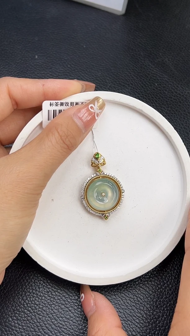 【闪购商品】翡翠颈饰18K金镶嵌YM355 平安扣