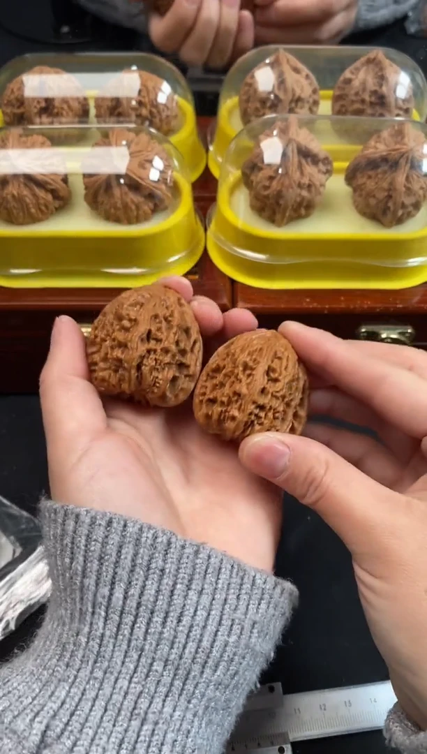 把件文玩核桃南疆石39尺Z989