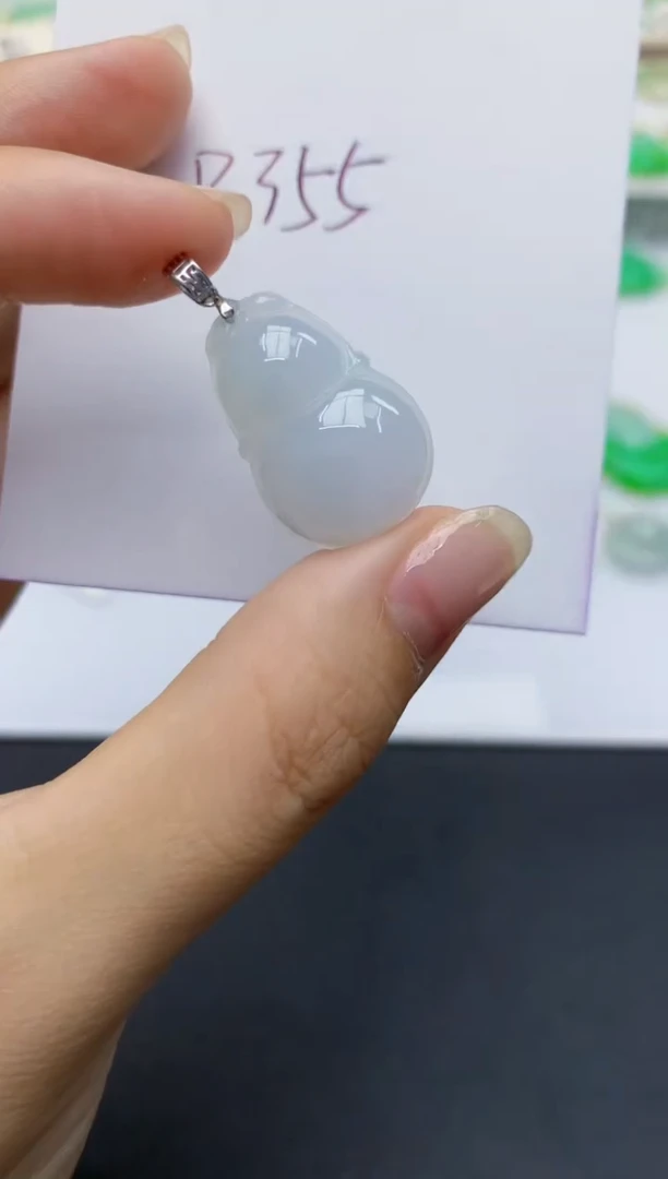 翡翠未镶嵌颈饰天然缅甸A货翡翠