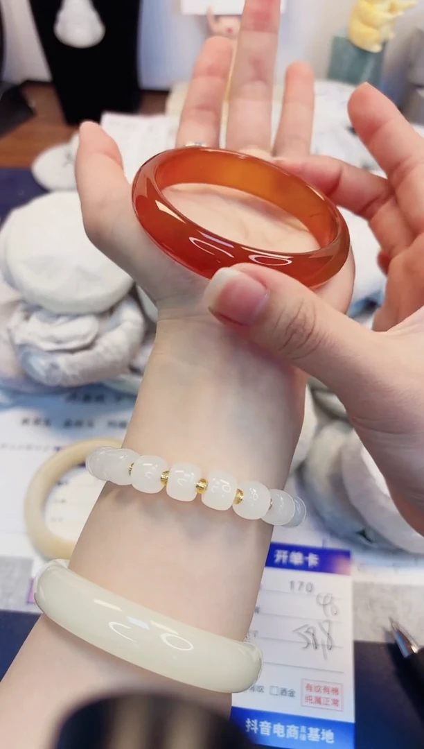 【闪购商品】石英质玉手镯未镶嵌170-玛瑙-圈口58