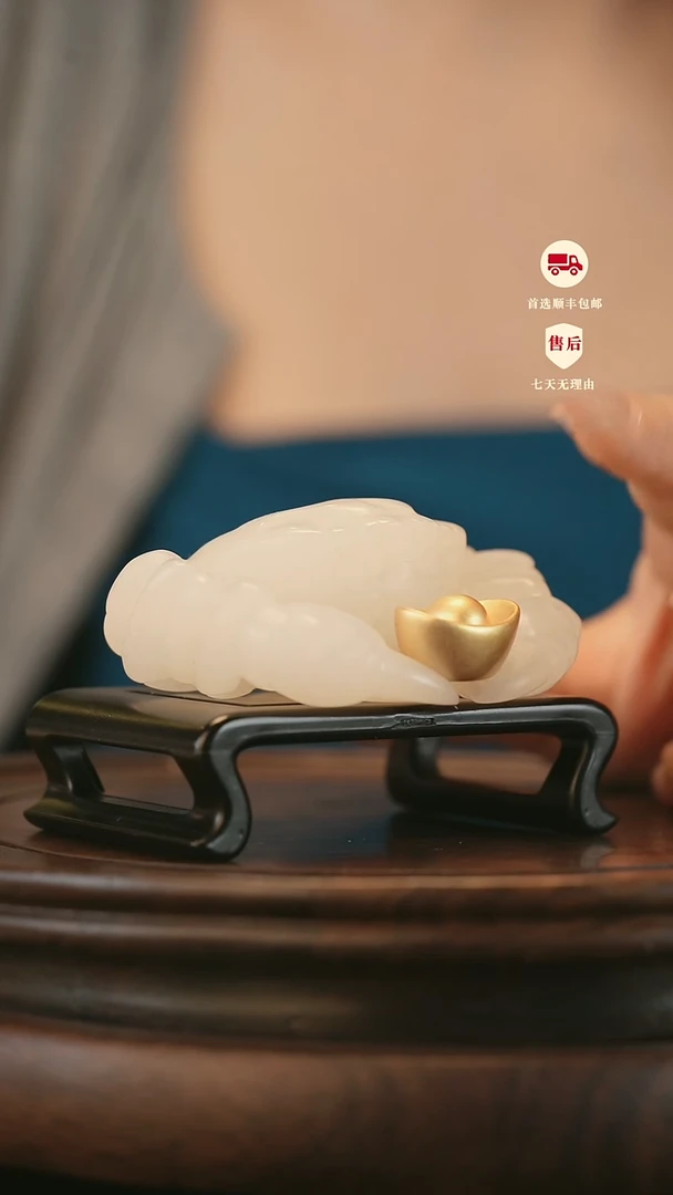 云南石荔枝白雕刻：八方来米摆件