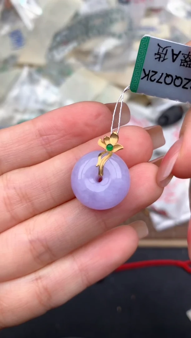 18K金镶嵌挂件翡翠一