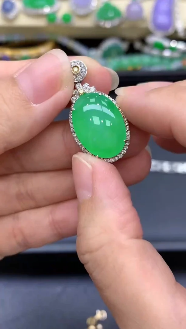 颈饰18K金镶嵌翡翠809 -中国好珍宝