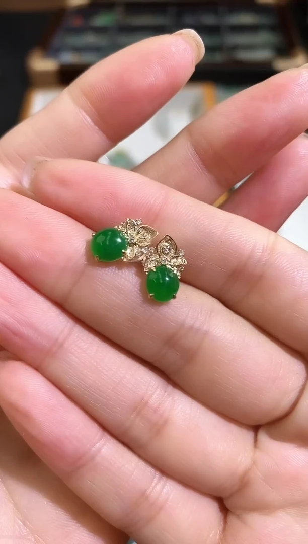 【闪购商品】翡翠耳钉18K金镶嵌0250223201