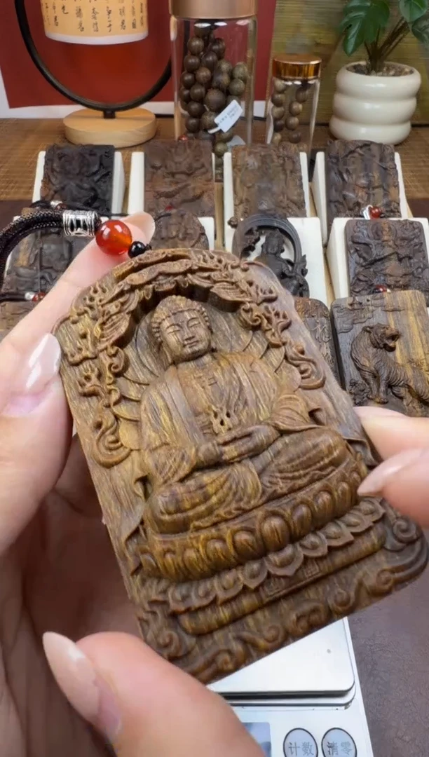 木木雕款芽庄 十二生肖守护  大日如来   8cm 送养香瓶