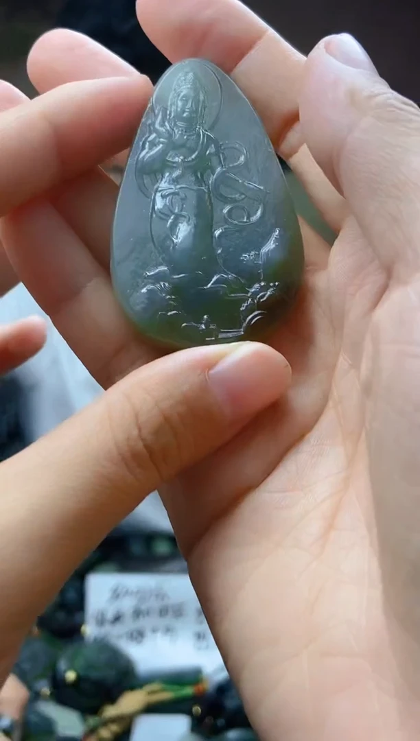 颈饰未镶嵌和田玉1