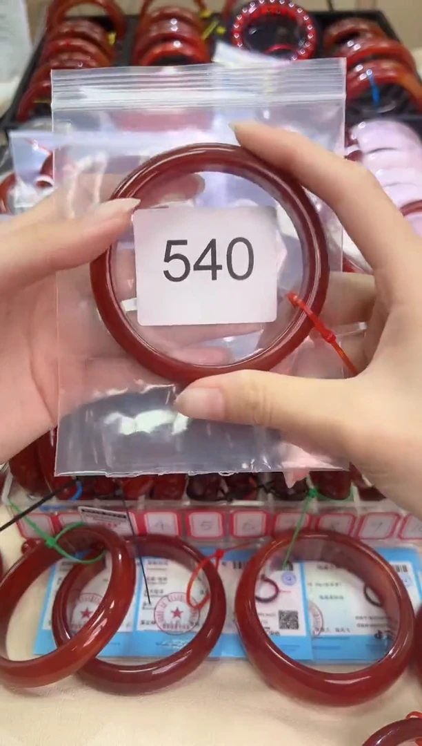 玛瑙/玉髓手镯未镶嵌63圈口*540