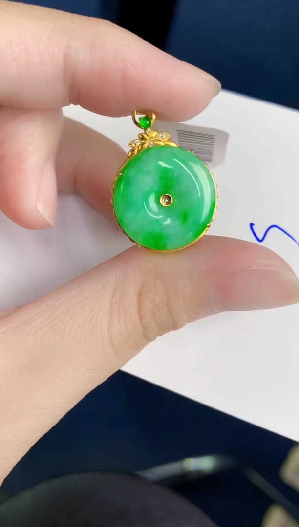 颈饰18K金镶嵌翡翠天然翡翠缅甸A货