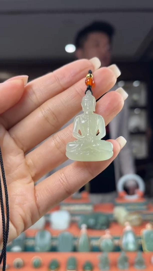 颈饰未镶嵌和田玉佩佩