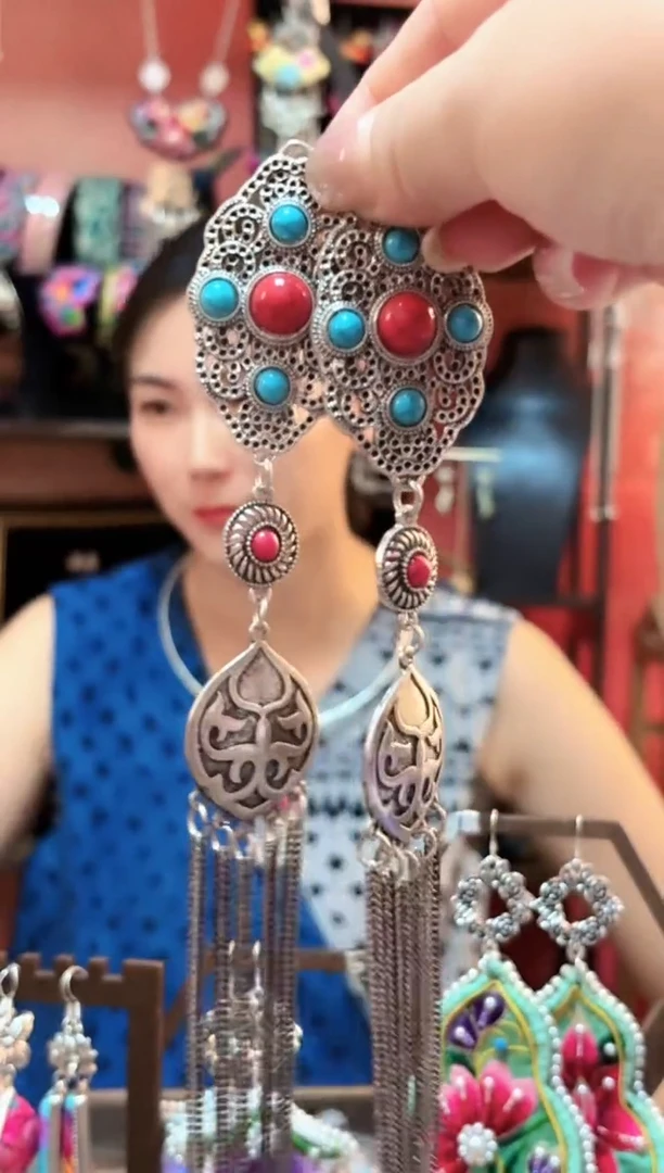 织绣云织谣民族风精美饰品   135