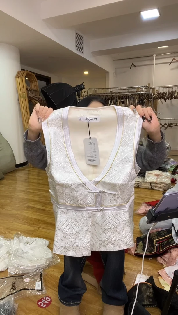 XL码      115-125斤    马甲