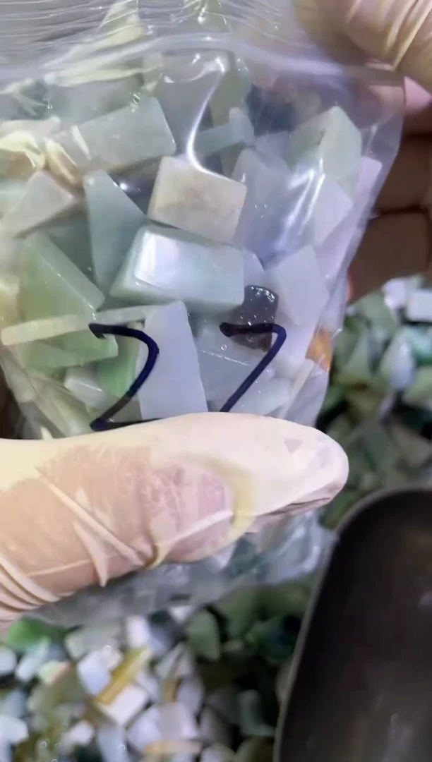 【闪购商品】翡翠颈饰未镶嵌天然翡翠小号500克33