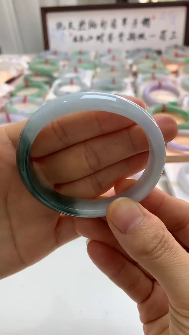 未镶嵌手镯翡翠56贵妃半山水