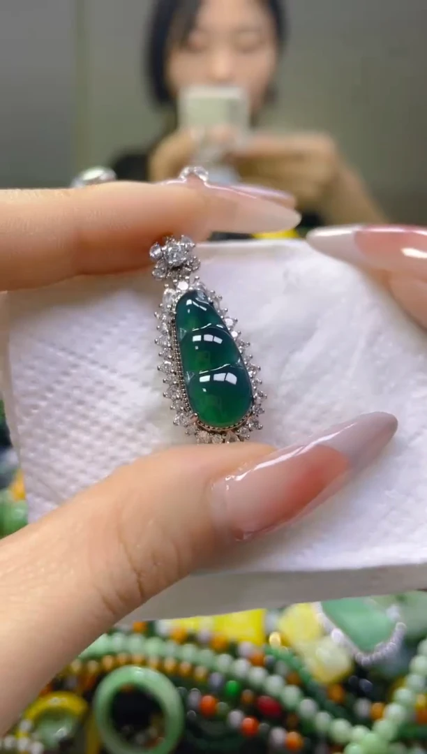 翡翠未镶嵌颈饰/V/翡翠A货一图一物