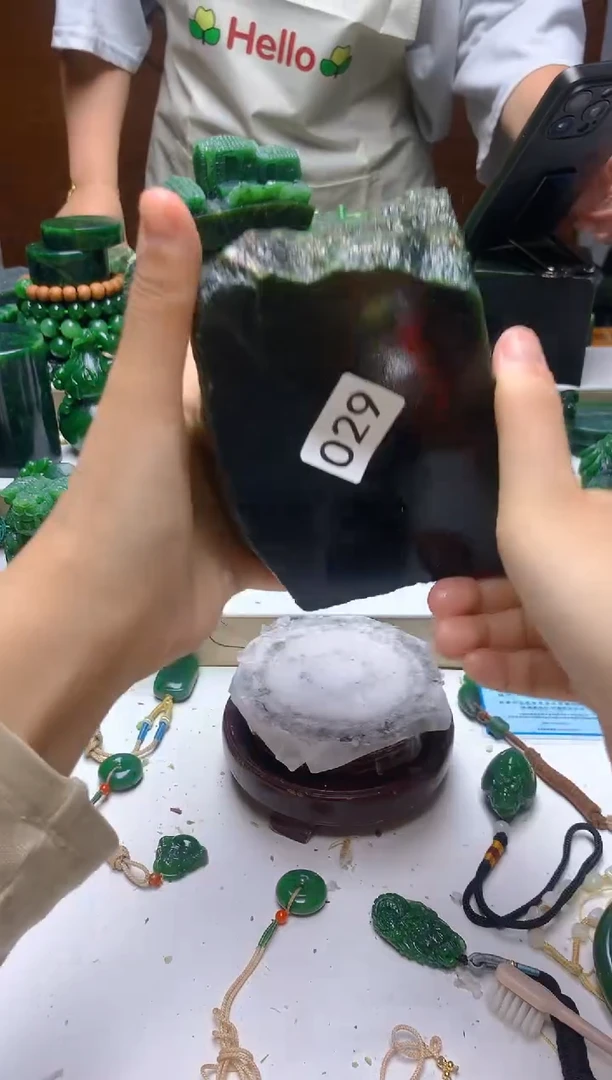 未镶嵌和田玉（碧玉）珠宝半成品0