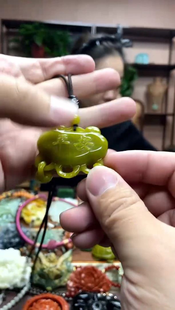 未镶嵌岫玉吊坠·1