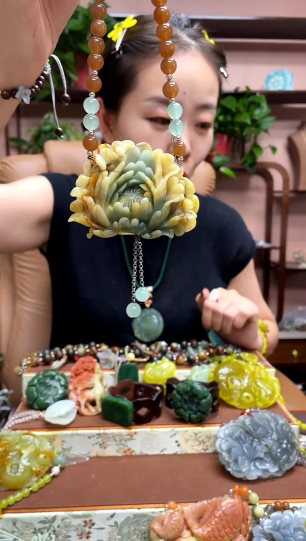 未镶嵌岫玉吊坠·