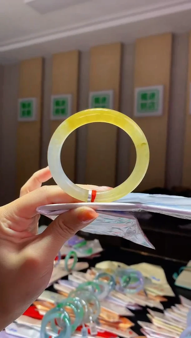 未镶嵌手镯翡翠-C114 圈口52.2 全款10.9万 定金2万