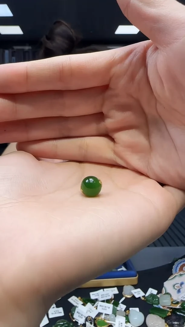 和田玉18K金镶嵌挂件1