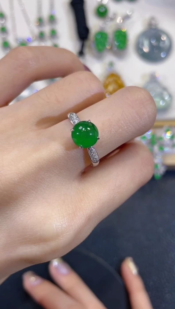 颈饰18K金镶嵌翡翠团购9