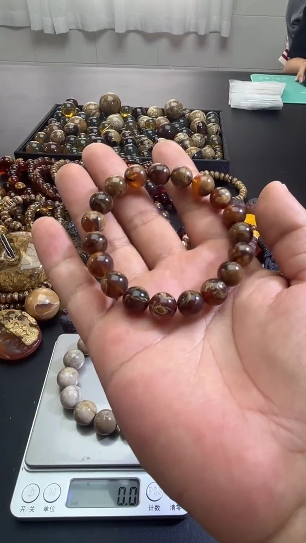 未镶嵌琥珀裸石24