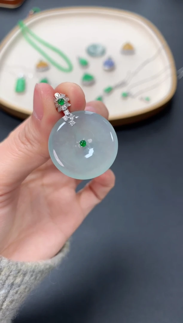 【闪购商品】翡翠吊坠(不含链)18K金镶嵌5980