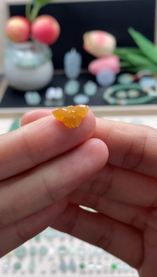 翡翠未镶嵌颈饰翡翠黄翡裸石