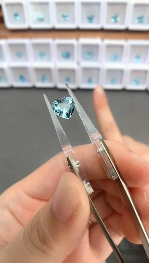 未镶嵌裸石定制海蓝宝石1.86ct 04052