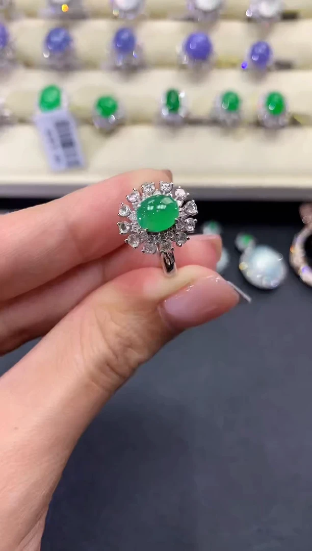 【闪购商品】翡翠戒指18K金镶嵌a182