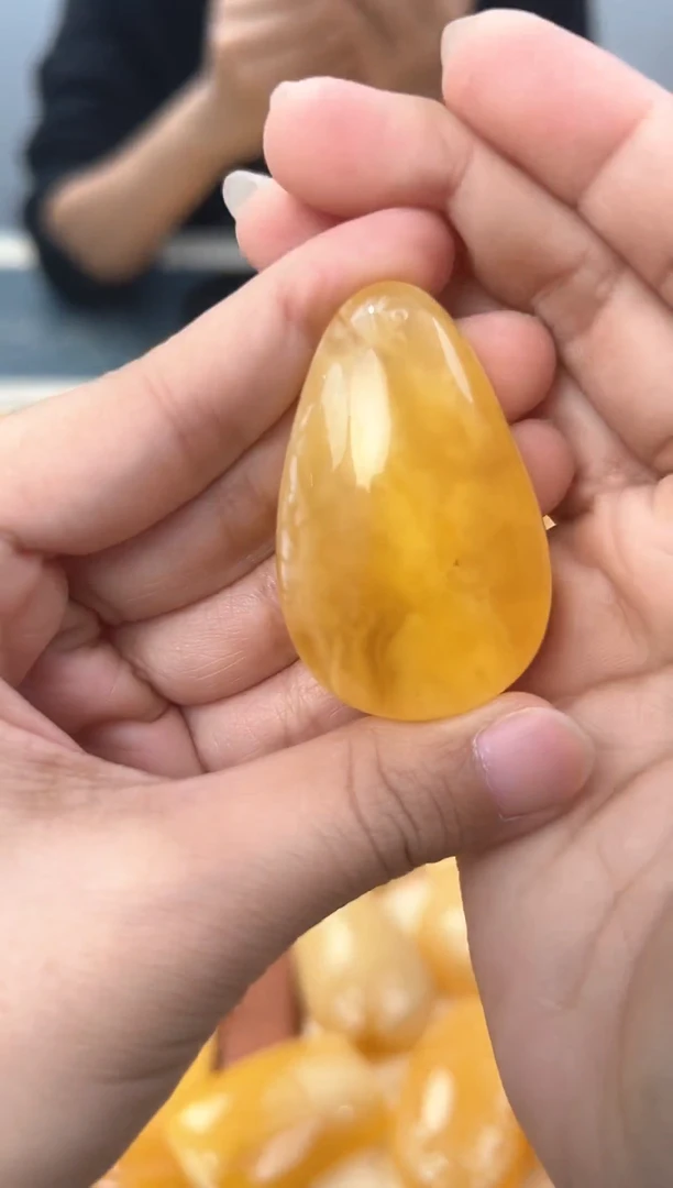 【闪购商品】琥珀裸石未镶嵌天然琥珀蜜蜡水滴