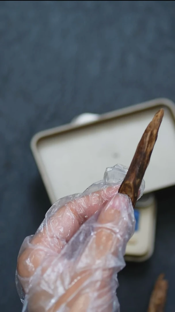 沉香沉香碎屑顶级达拉干香料沉水3.4克