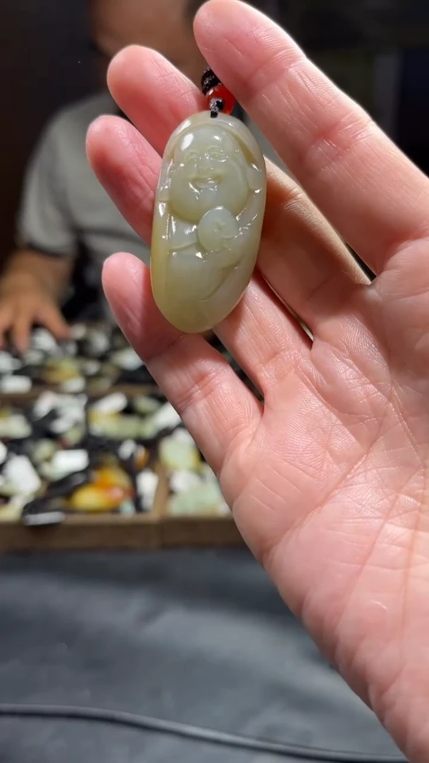 和田玉未镶嵌颈饰·