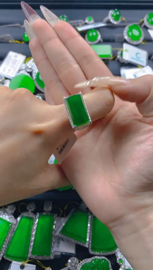 【闪购商品】翡翠戒指银S925镶嵌11111111