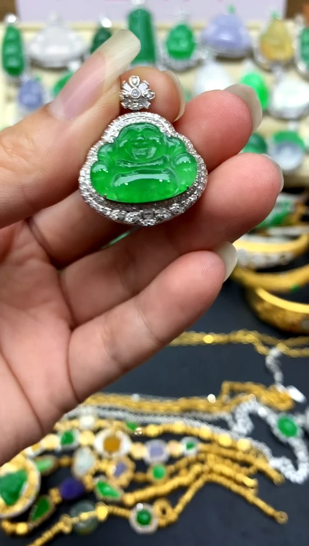 颈饰18K金镶嵌翡翠516 -中国好珍宝