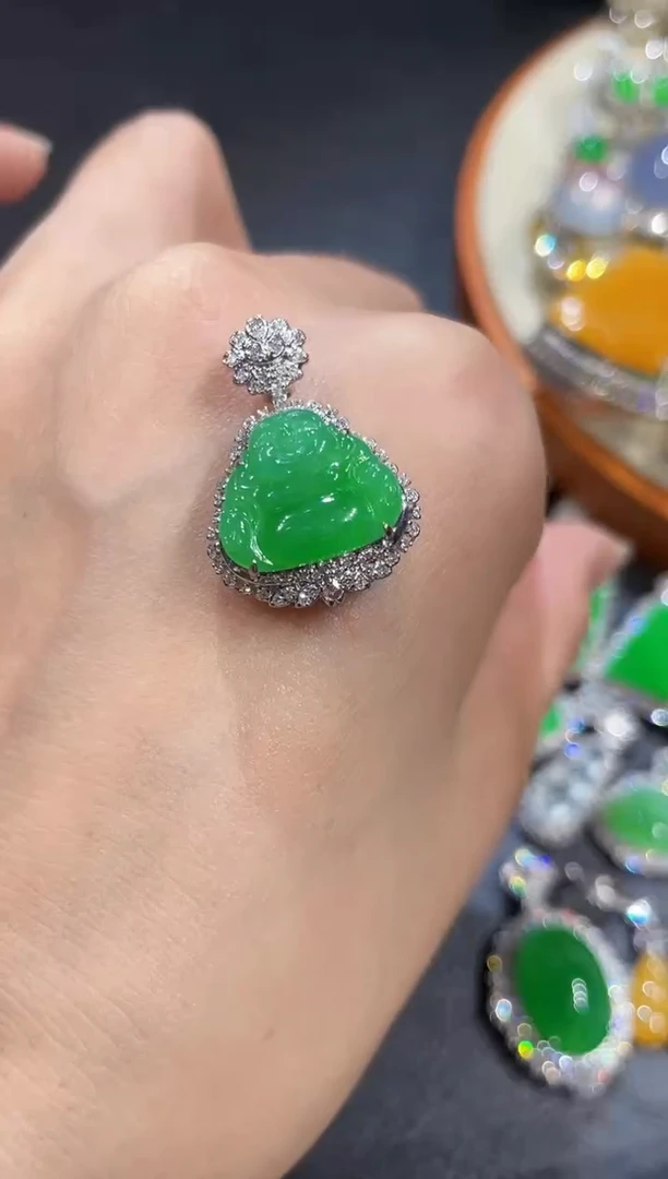 吊坠(不含链)18K金镶嵌翡翠佛