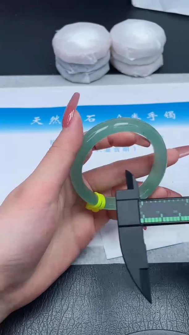 【闪购商品】石英质玉手镯未镶嵌906-54