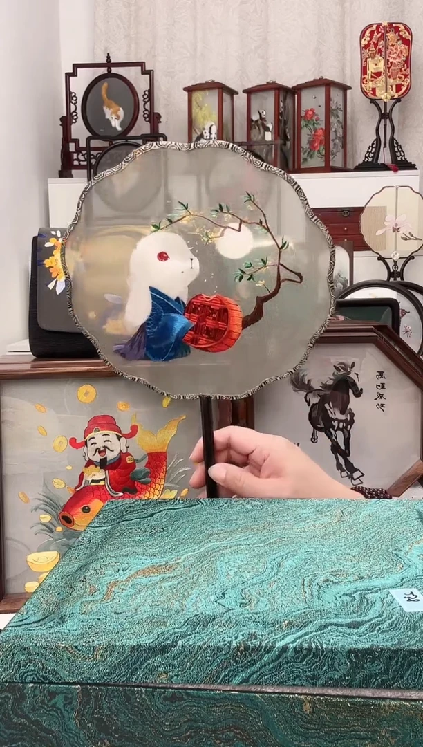 扇子苏绣作品手工团扇