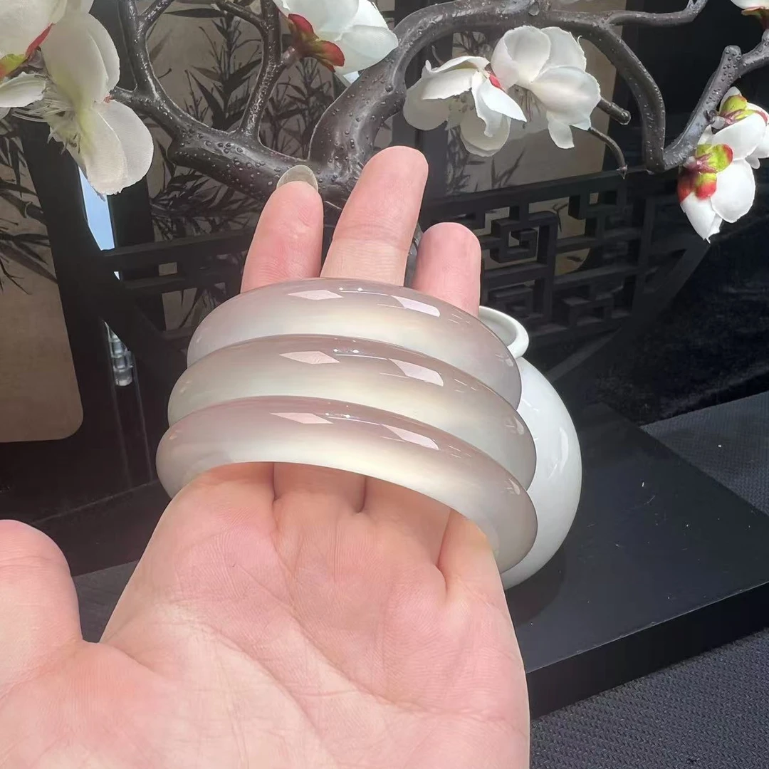 天然玛瑙马料香槟金正圈手镯（多样性发一）