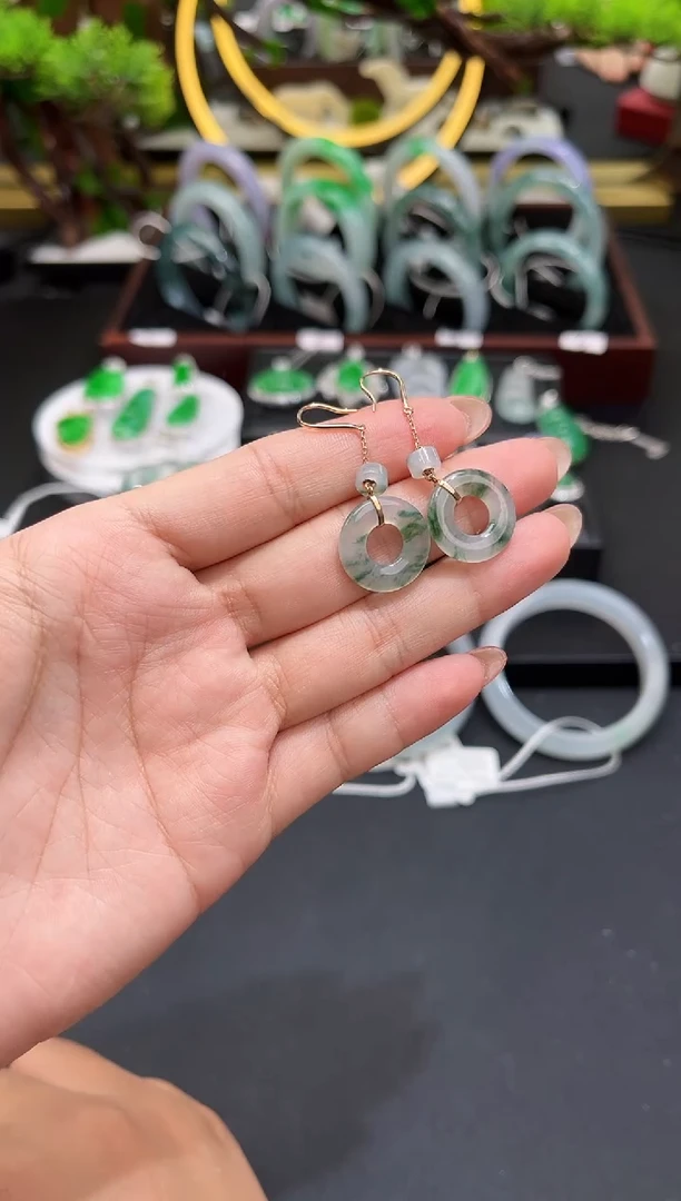 18K金镶嵌翡翠耳坠耳坠