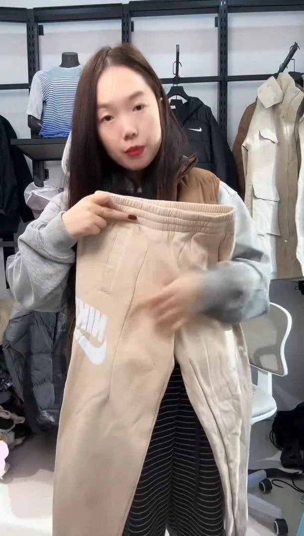 2044闪购编码  运动卫衣裤以直播间过款为准 尺码  ·  150