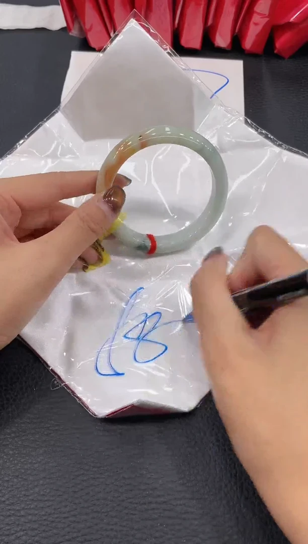 【闪购商品】翡翠手镯未镶嵌手镯