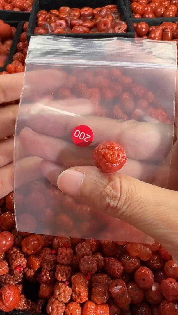 颈饰未镶嵌南红玛瑙1