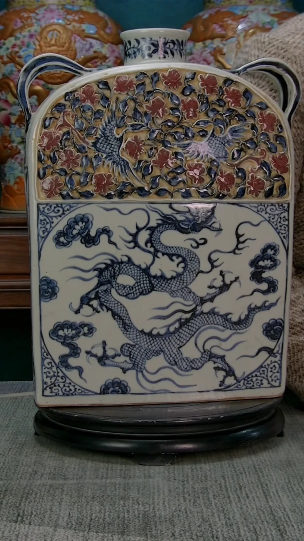 摆件与**袍 宏盛珍藏馆