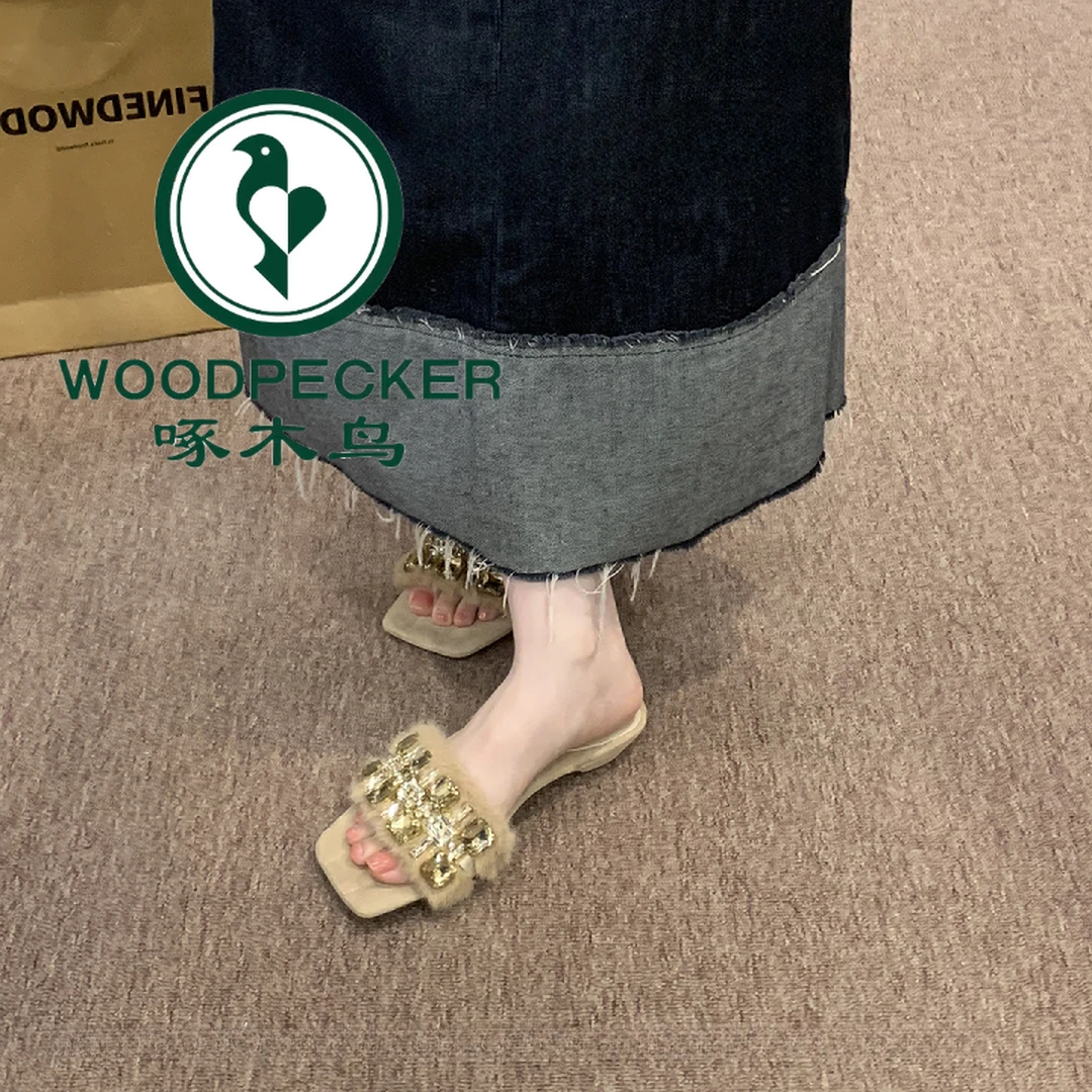 啄木鸟法式水钻一字拖鞋女设计感气质低跟凉鞋2025新款毛绒棉拖鞋