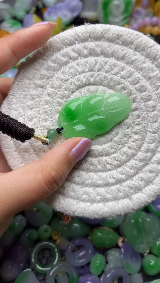 颈饰未镶嵌翡翠缅甸翡翠吊坠